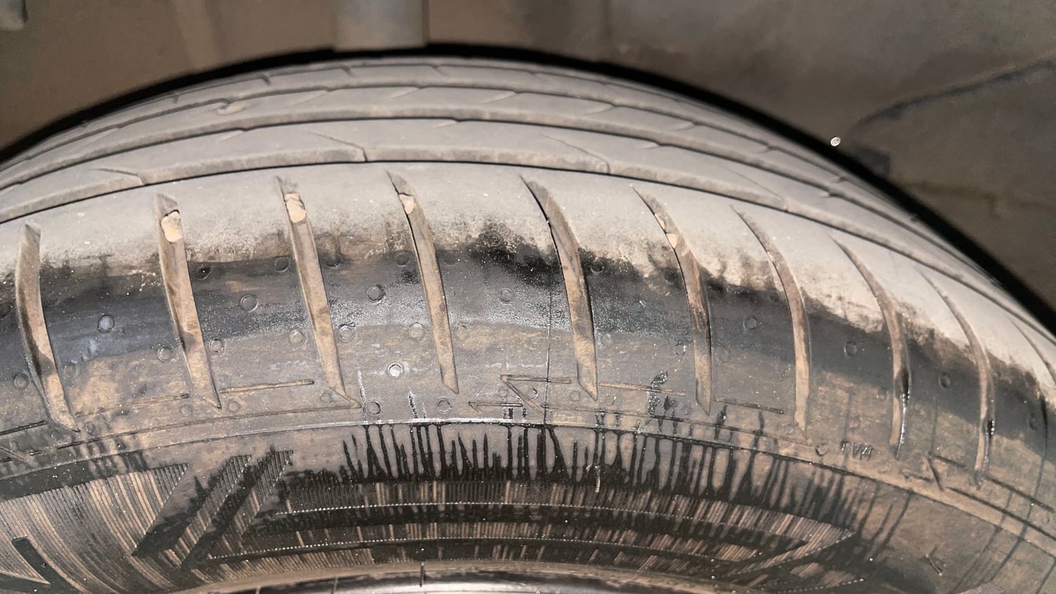 Used 2023 Tata Tiago XZ Plus Petrol Manual tyres RIGHT REAR TYRE TREAD VIEW