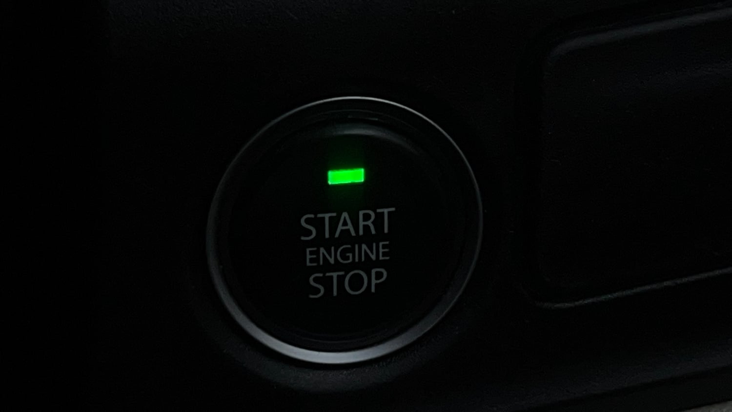 Used 2024 Tata Altroz XT Petrol Petrol Manual top_features Keyless start