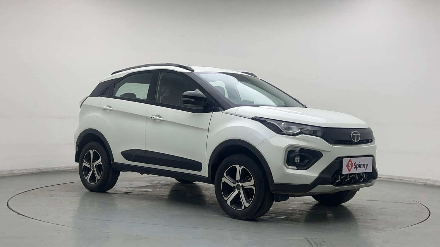 Used 2022 Tata Nexon XZA Plus (O) Petrol Automatic exterior RIGHT FRONT CORNER VIEW