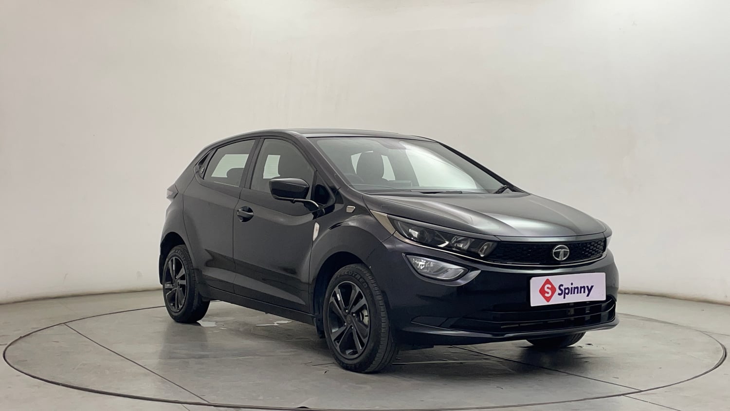 Used 2023 Tata Altroz XZA Plus (S) Dark Edition Petrol Automatic exterior RIGHT FRONT CORNER VIEW