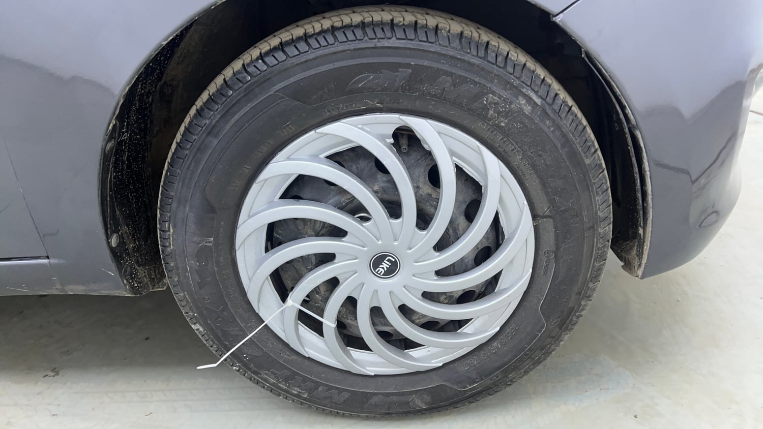 Used 2012 Hyundai i10 Sportz 1.2 Kappa2 Petrol Manual tyres RIGHT FRONT TYRE RIM VIEW