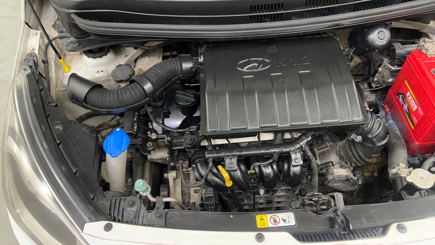 Used 2015 Hyundai Xcent Base 1.2 Petrol Manual engine ENGINE RIGHT SIDE VIEW