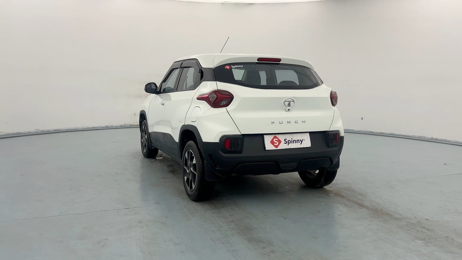 Used 2022 Tata Punch Accomplished Dazzle Pack MT Petrol Manual exterior LEFT REAR CORNER VIEW