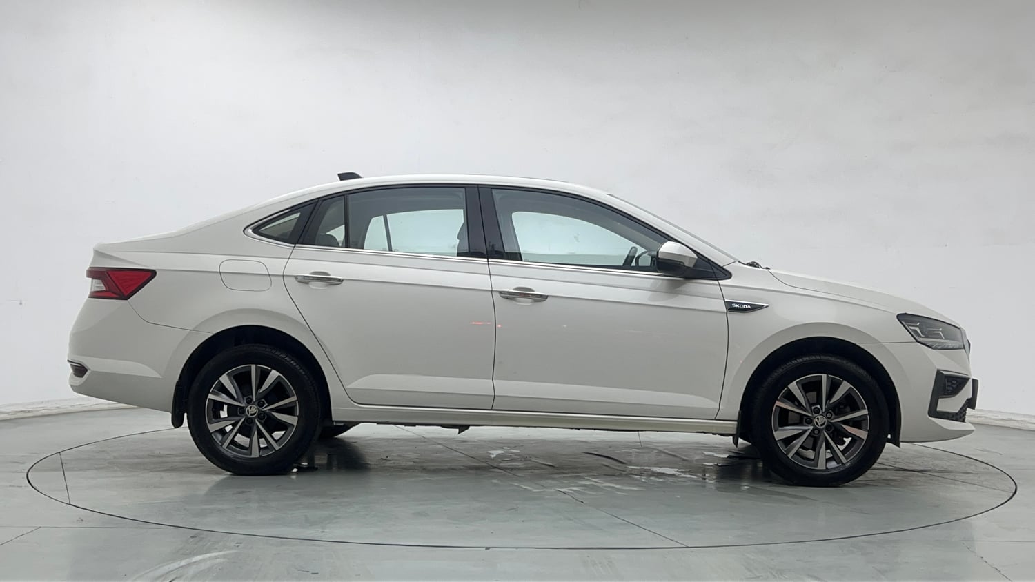 Used 2023 Skoda Slavia Style 1.0L TSI MT Petrol Manual exterior RIGHT SIDE VIEW