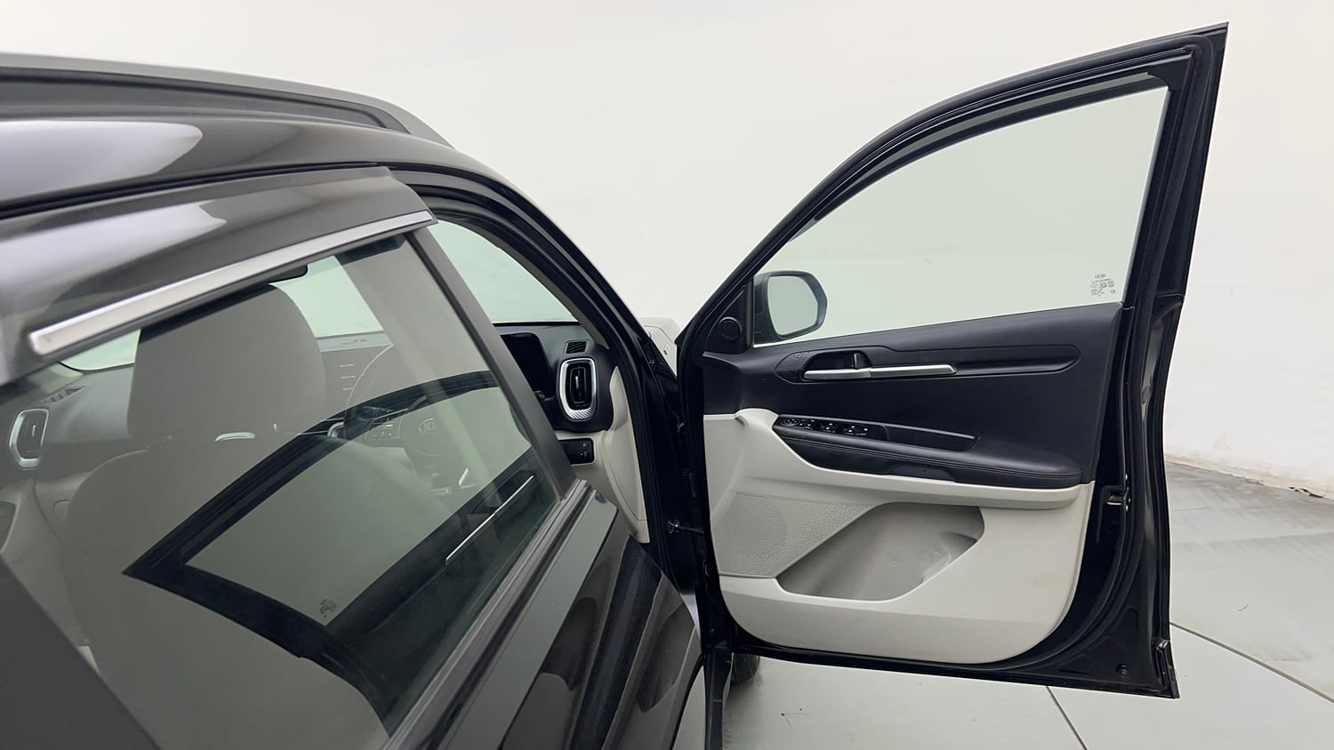 Used 2021 Kia Sonet HTX 1.0 iMT Petrol Manual interior RIGHT FRONT DOOR OPEN VIEW