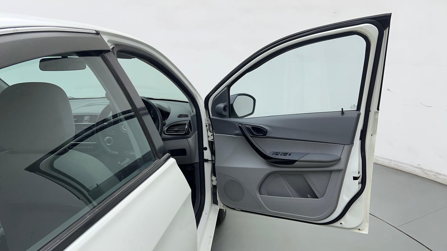Used 2022 Tata Tigor XZ CNG Cng Manual interior RIGHT FRONT DOOR OPEN VIEW
