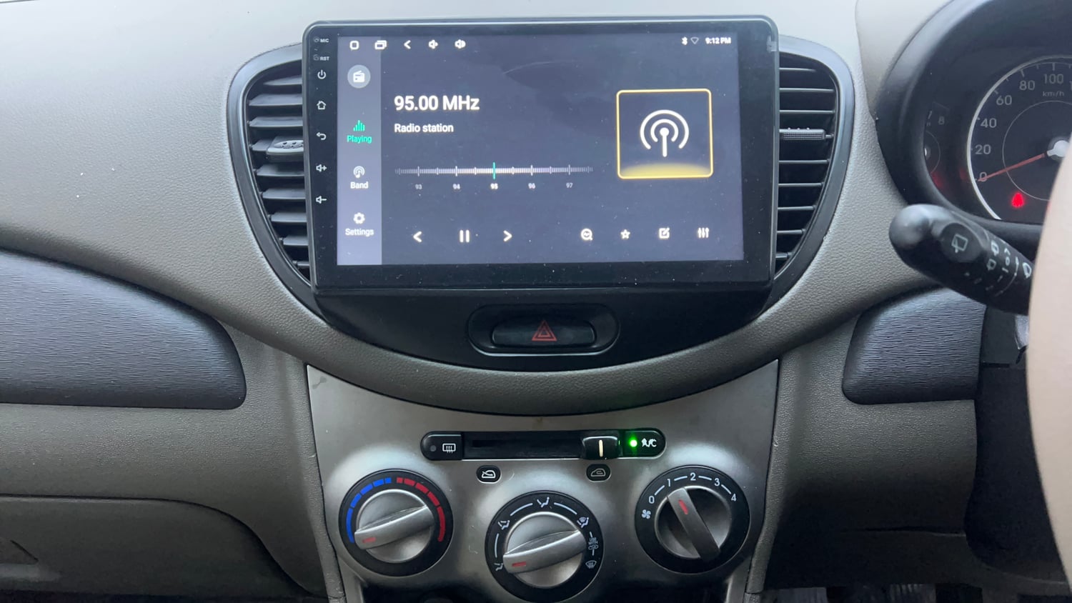 Used 2012 Hyundai i10 Sportz 1.2 Kappa2 Petrol Manual interior MUSIC SYSTEM & AC CONTROL VIEW