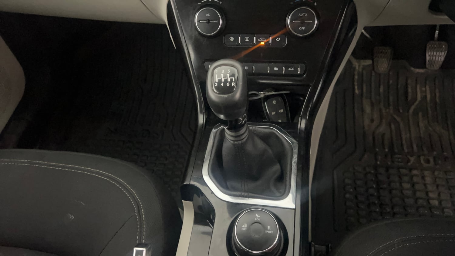 Used 2021 Tata Nexon XZ Plus Petrol Manual interior GEAR  KNOB VIEW