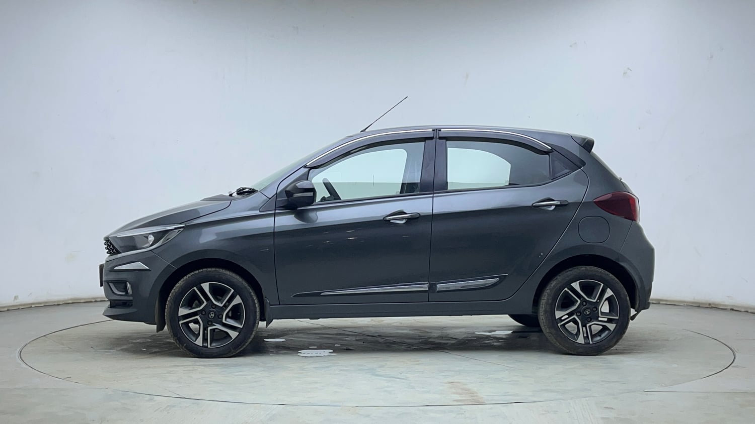 Used 2023 Tata Tiago XZA Plus Petrol Automatic exterior LEFT SIDE VIEW