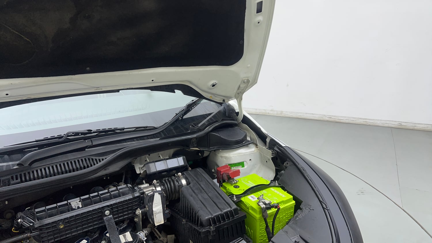 Used 2024 Tata Altroz XT Petrol Petrol Manual engine ENGINE LEFT SIDE HINGE & APRON VIEW