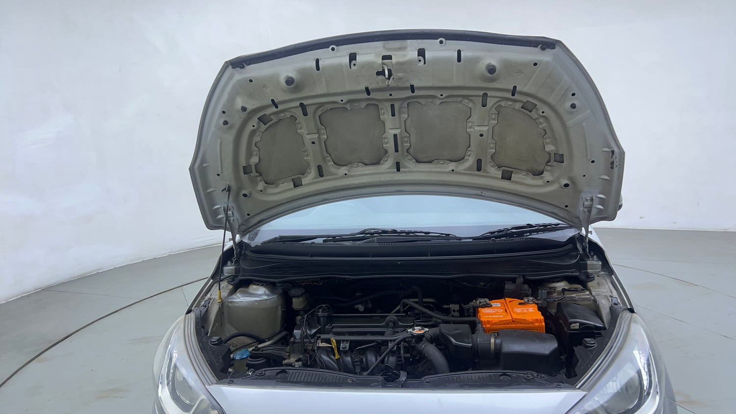 Used 2013 Hyundai i20 Magna 1.2 Petrol Manual engine ENGINE & BONNET OPEN FRONT VIEW