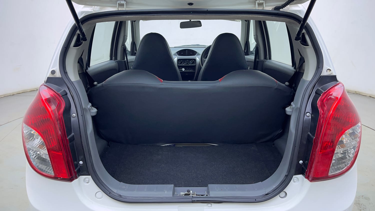 Used 2015 Maruti Suzuki Alto 800 Lxi Petrol Manual interior DICKY INSIDE VIEW