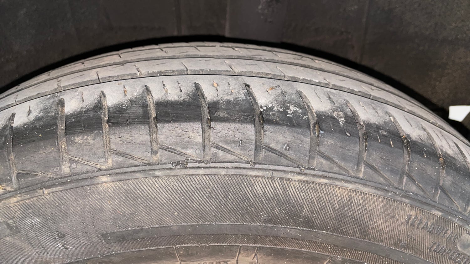 Used 2022 Renault Triber Limited Edition Petrol Manual tyres LEFT REAR TYRE TREAD VIEW