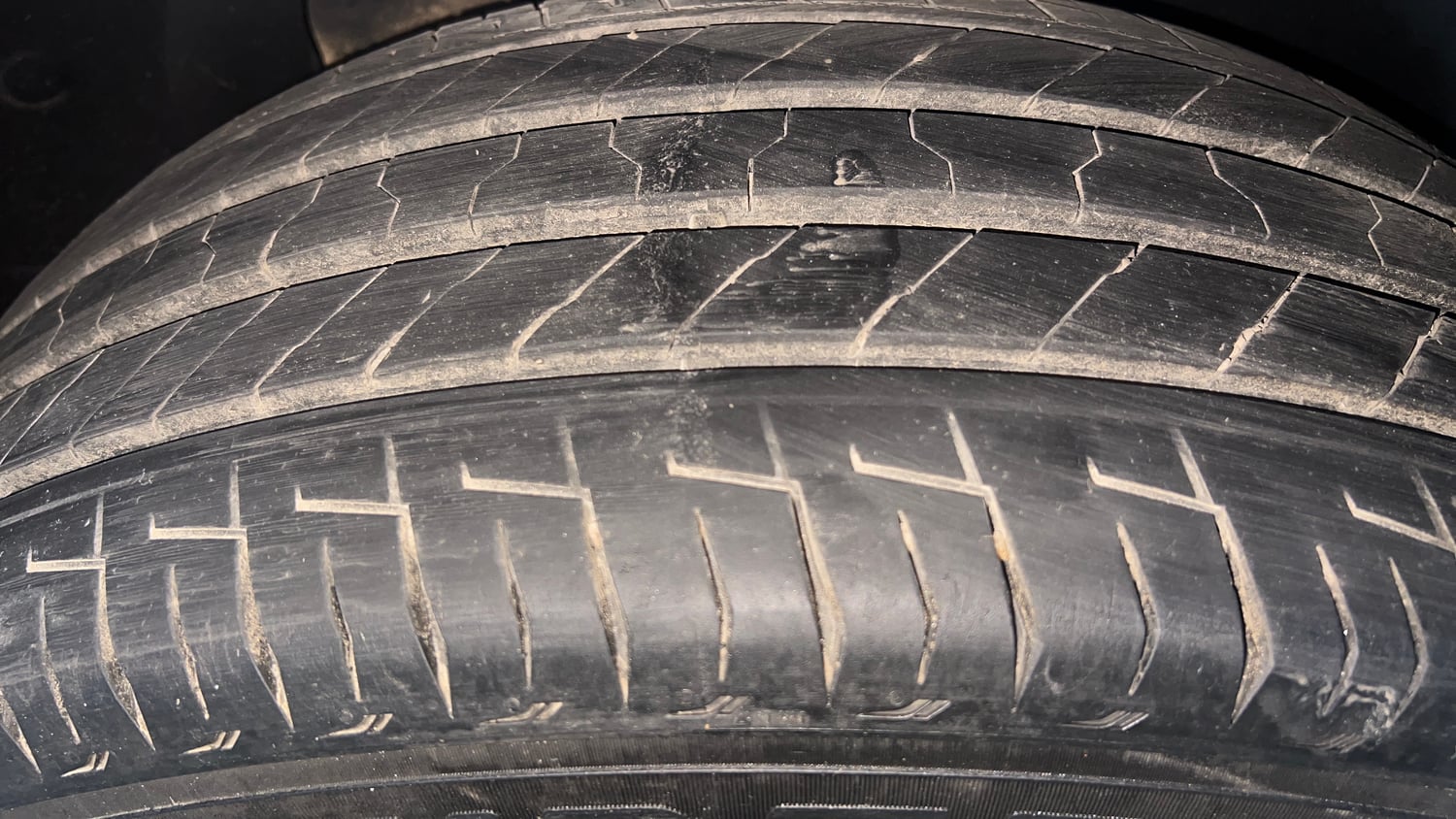 Used 2024 Tata Harrier Fearless Plus Dark Edition AT Diesel Automatic tyres LEFT REAR TYRE TREAD VIEW