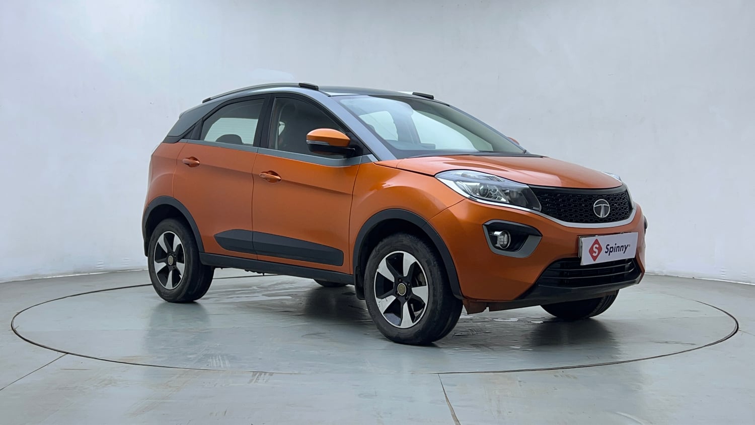 Used 2019 Tata Nexon XZA Plus Diesel Dual Tone Diesel Automatic exterior RIGHT FRONT CORNER VIEW