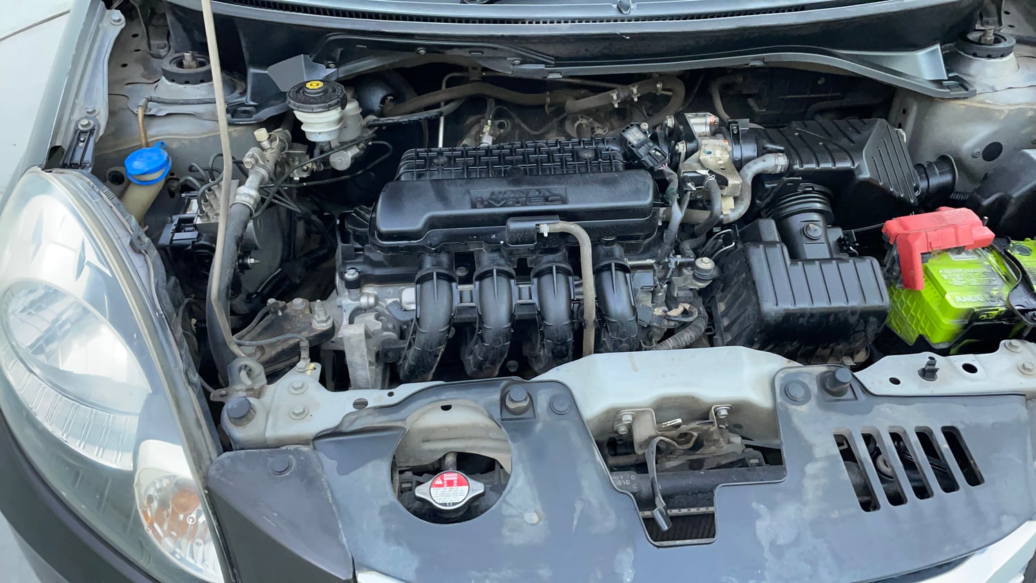 Used 2015 Honda Amaze 1.2 SX i-VTEC Petrol Manual engine ENGINE RIGHT SIDE VIEW