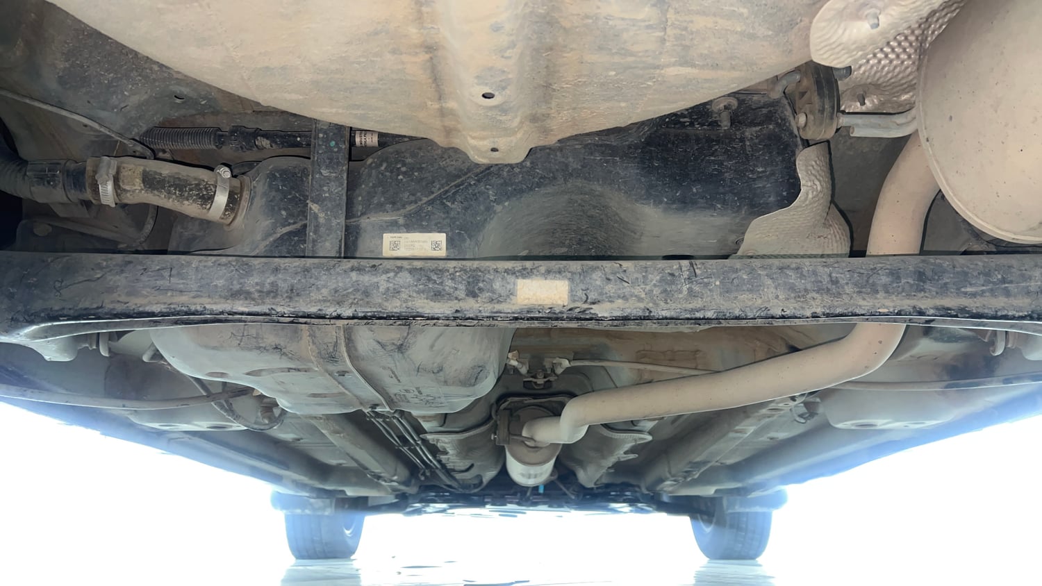 Used 2022 Mahindra XUV 300 W8 (O) 1.5 Diesel AMT Diesel Automatic extra REAR UNDERBODY VIEW (TAKEN FROM REAR)