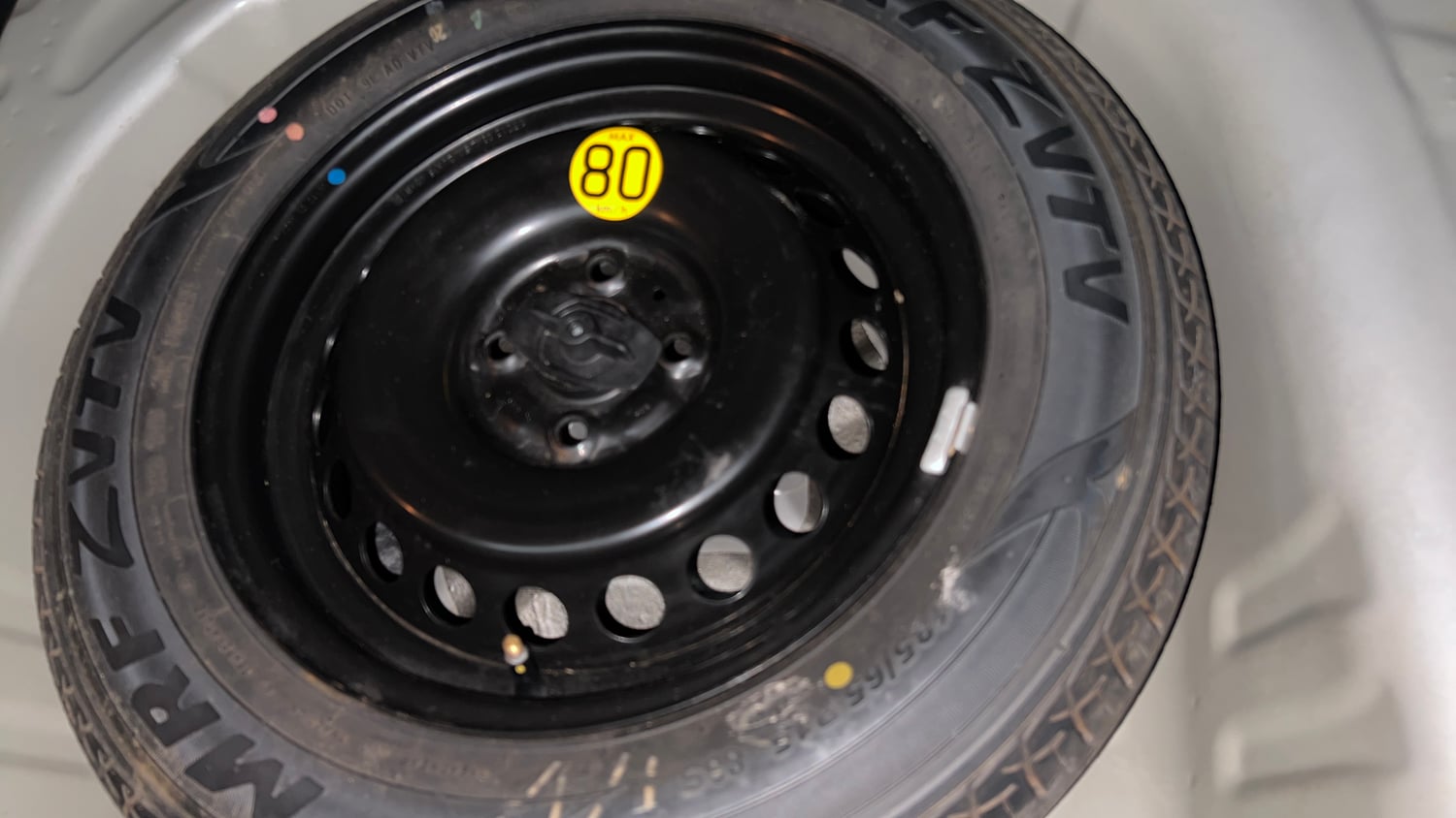 Used 2017 Maruti Suzuki Baleno Zeta 1.2 Petrol Manual tyres SPARE TYRE VIEW