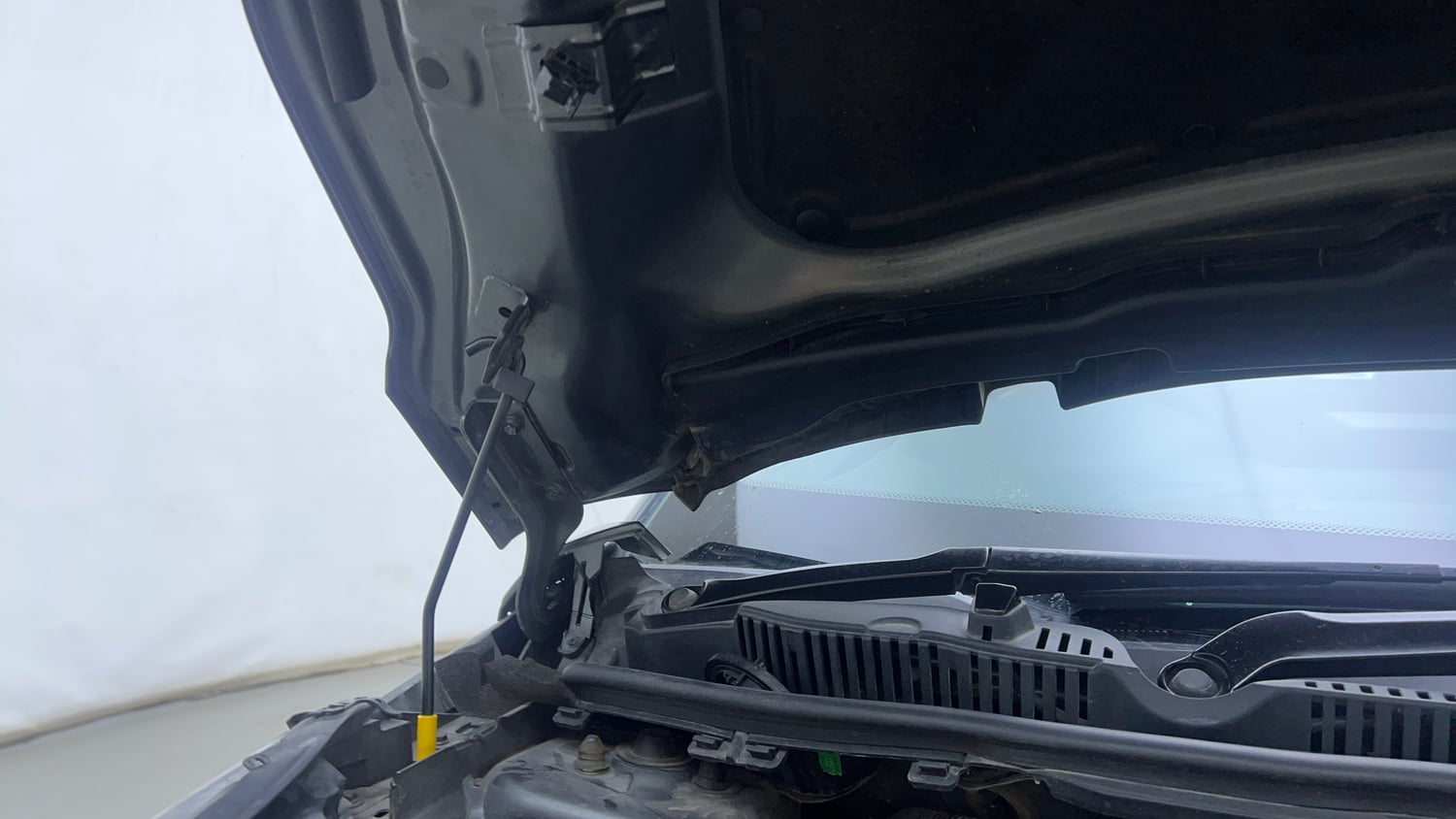 Used 2023 Tata Nexon XZ Plus Diesel Diesel Manual engine ENGINE RIGHT SIDE HINGE & APRON VIEW