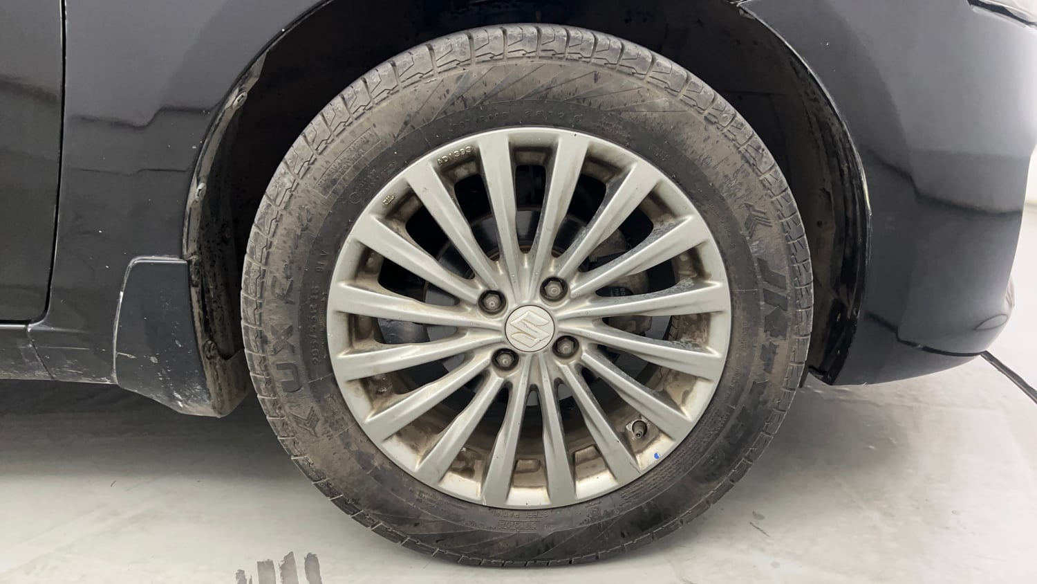 Used 2016 Maruti Suzuki Ciaz ZXI+ AT Petrol Automatic tyres RIGHT FRONT TYRE RIM VIEW