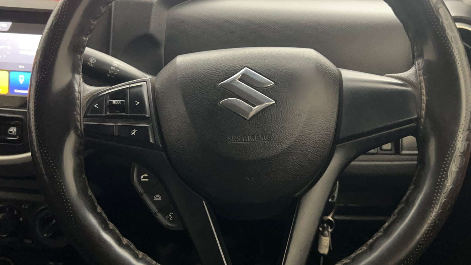 Used 2020 Maruti Suzuki S-Presso VXi Plus Petrol Manual top_features Steering mounted controls