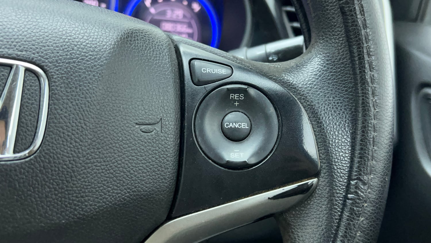 Used 2016 Honda City V Petrol Manual top_features Cruise control