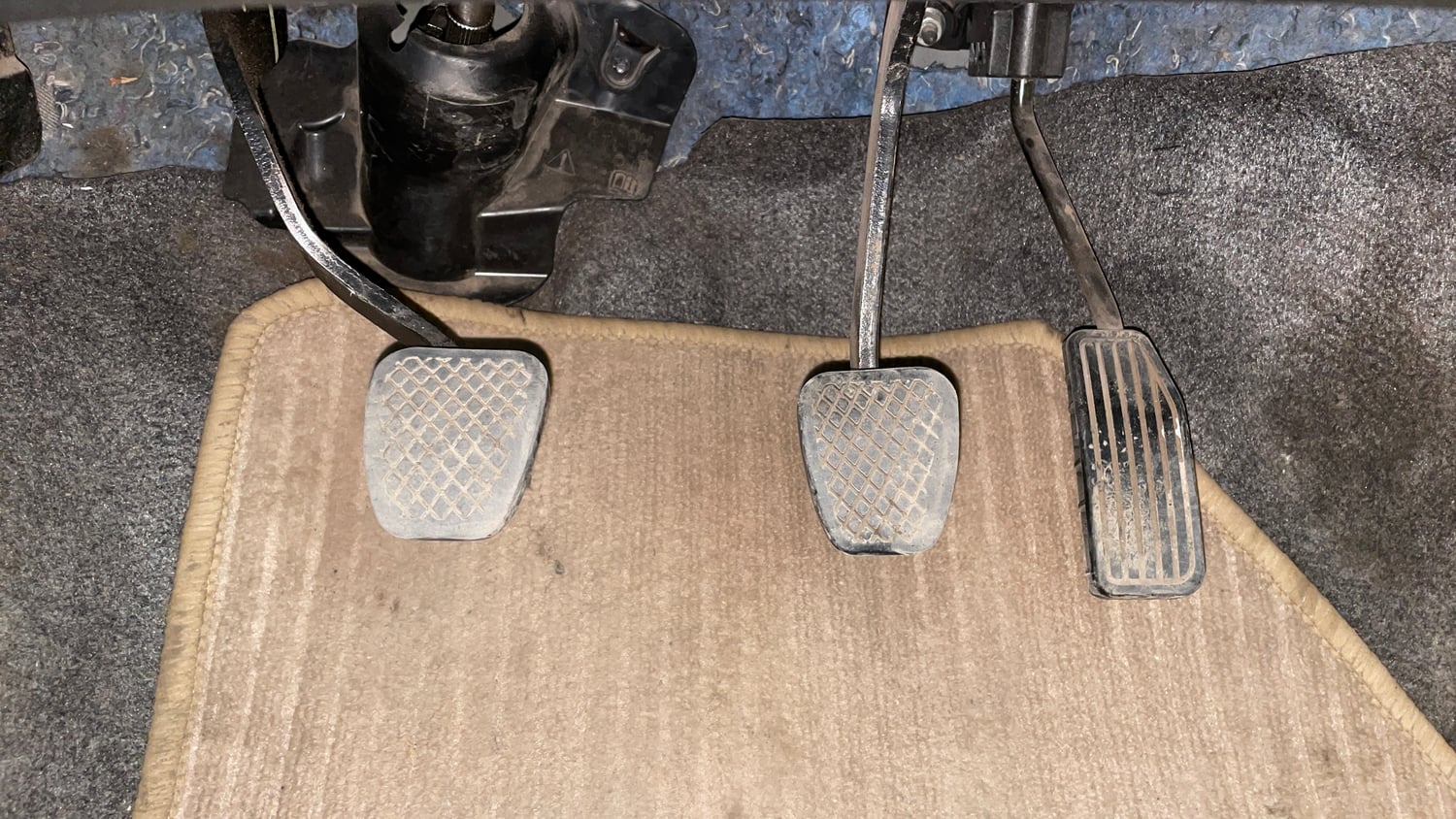 Used 2015 Honda Amaze 1.2 SX i-VTEC Petrol Manual interior PEDALS VIEW