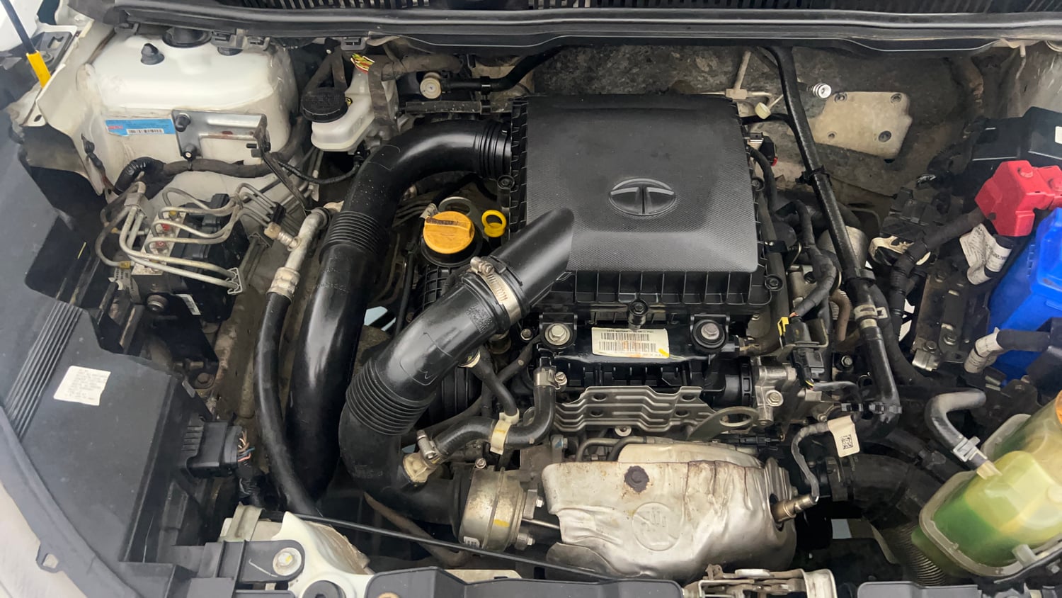 Used 2021 Tata Nexon XZ Plus Petrol Manual engine ENGINE RIGHT SIDE VIEW