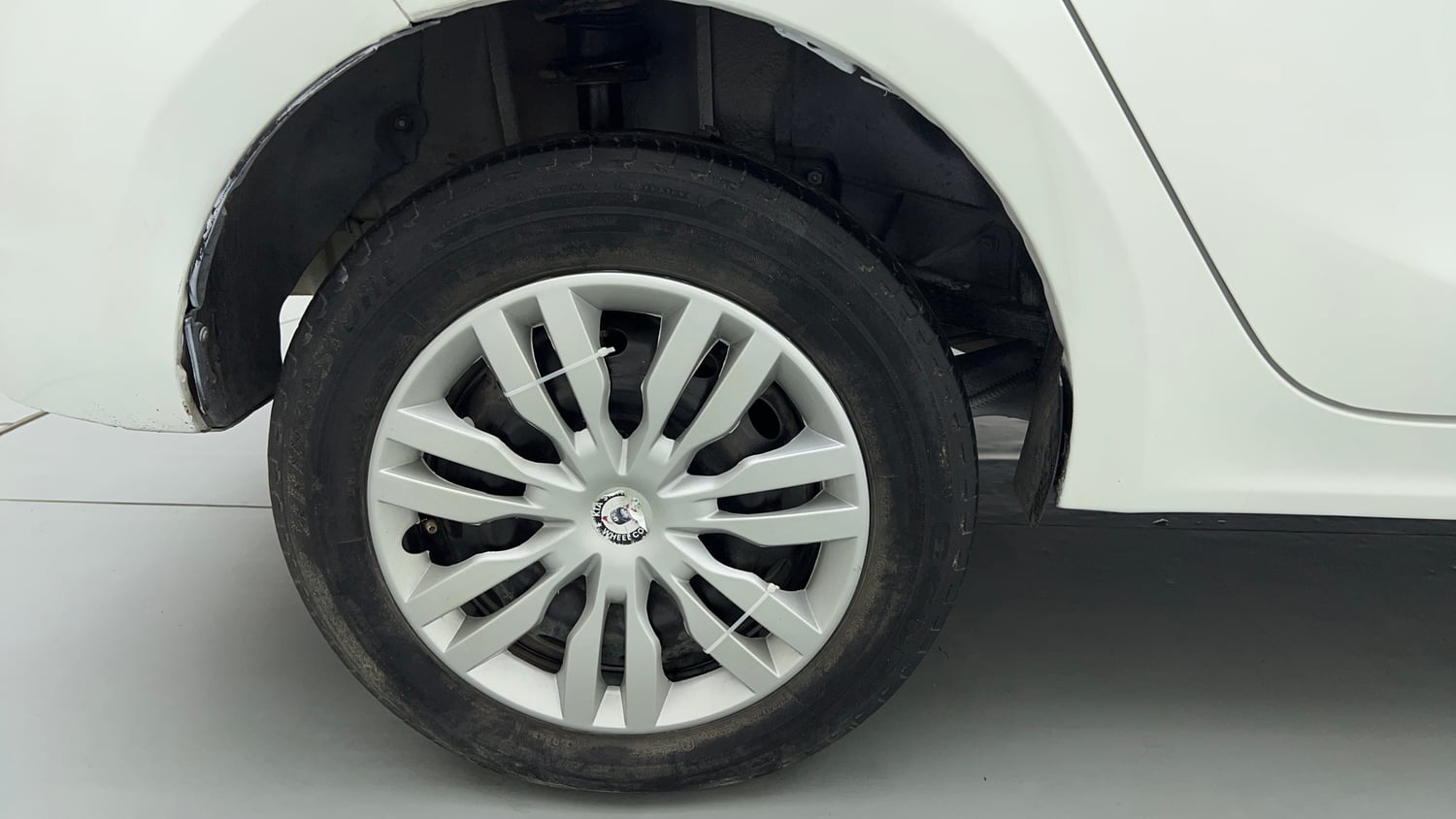 Used 2022 Tata Tigor XZ CNG Cng Manual tyres RIGHT REAR TYRE RIM VIEW