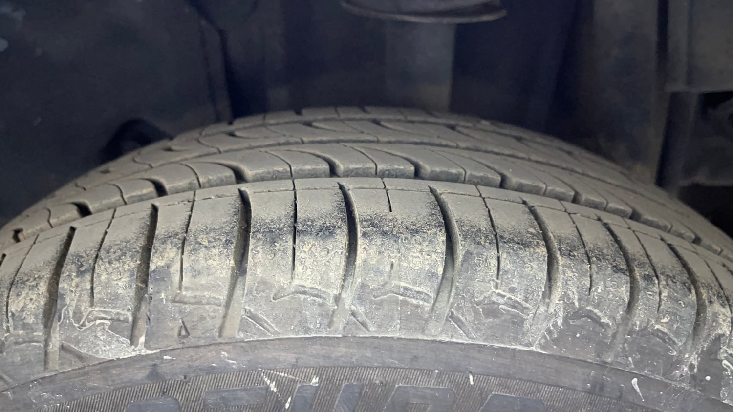 Used 2018 Tata Tiago Revotron XZ Petrol Manual tyres LEFT REAR TYRE TREAD VIEW