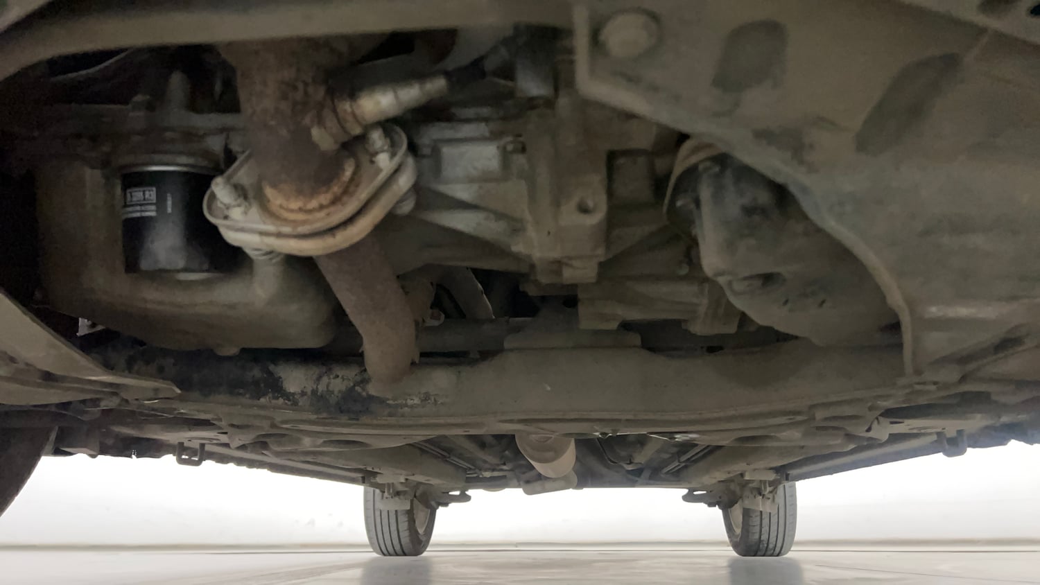 Used 2016 Maruti Suzuki Ciaz ZXI+ AT Petrol Automatic extra FRONT LEFT UNDERBODY VIEW