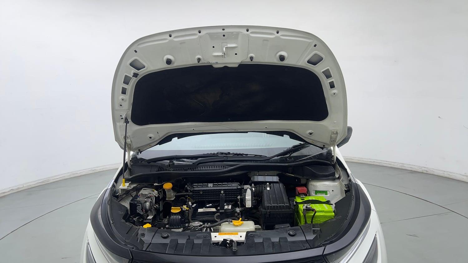 Used 2024 Tata Altroz XT Petrol Petrol Manual engine ENGINE & BONNET OPEN FRONT VIEW