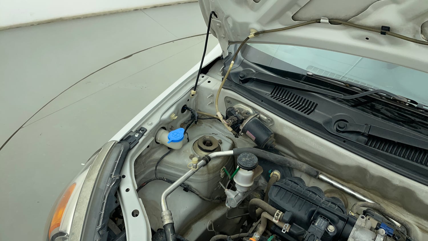 Used 2018 Maruti Suzuki Alto 800 VXi Petrol Manual engine ENGINE RIGHT SIDE HINGE & APRON VIEW