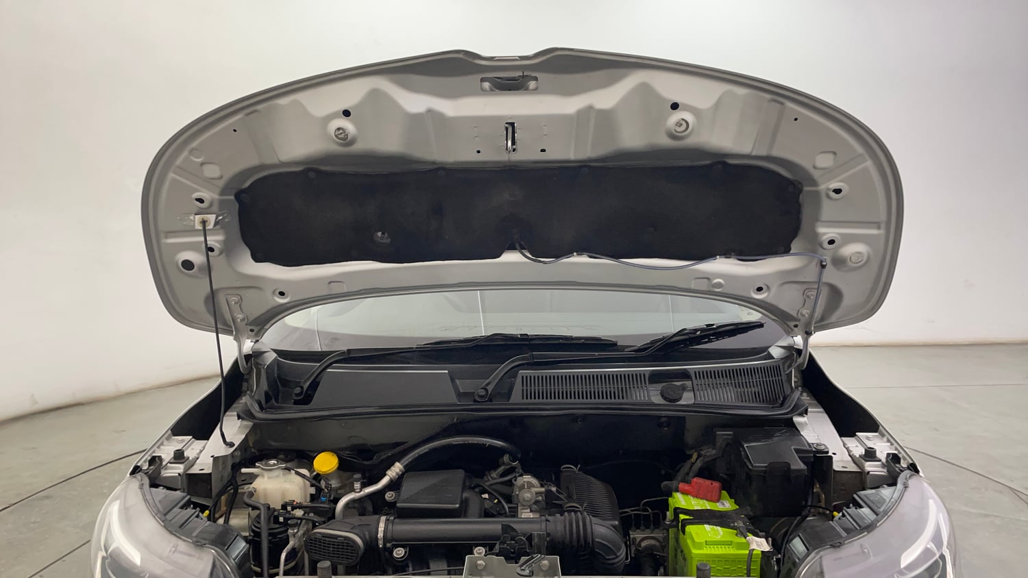Used 2022 Renault Triber Limited Edition Petrol Manual engine ENGINE & BONNET OPEN FRONT VIEW
