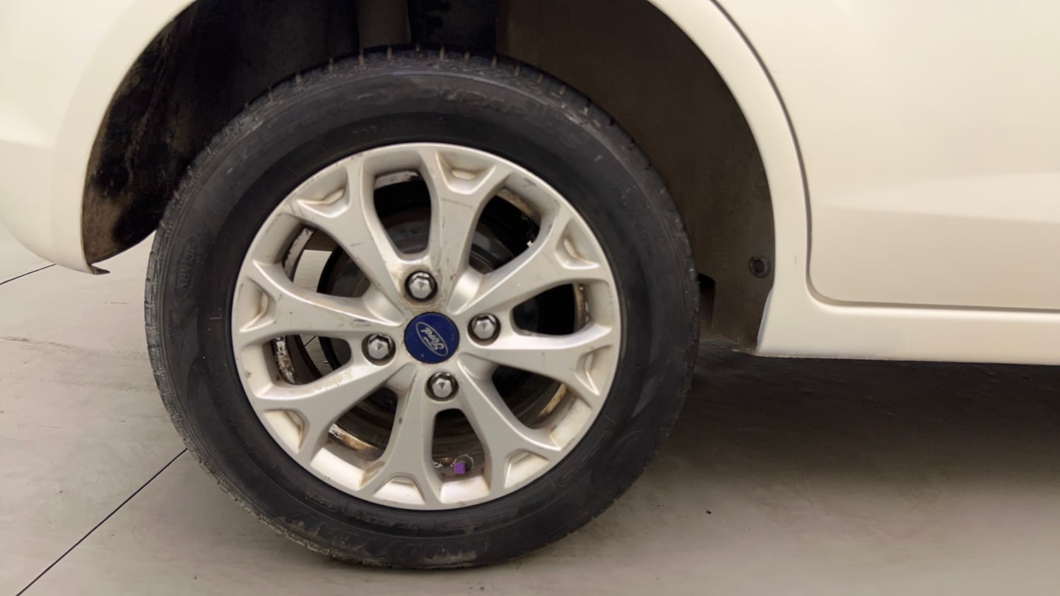 Used 2013 Ford Figo Duratec Petrol Titanium 1.2 Petrol Manual tyres RIGHT REAR TYRE RIM VIEW