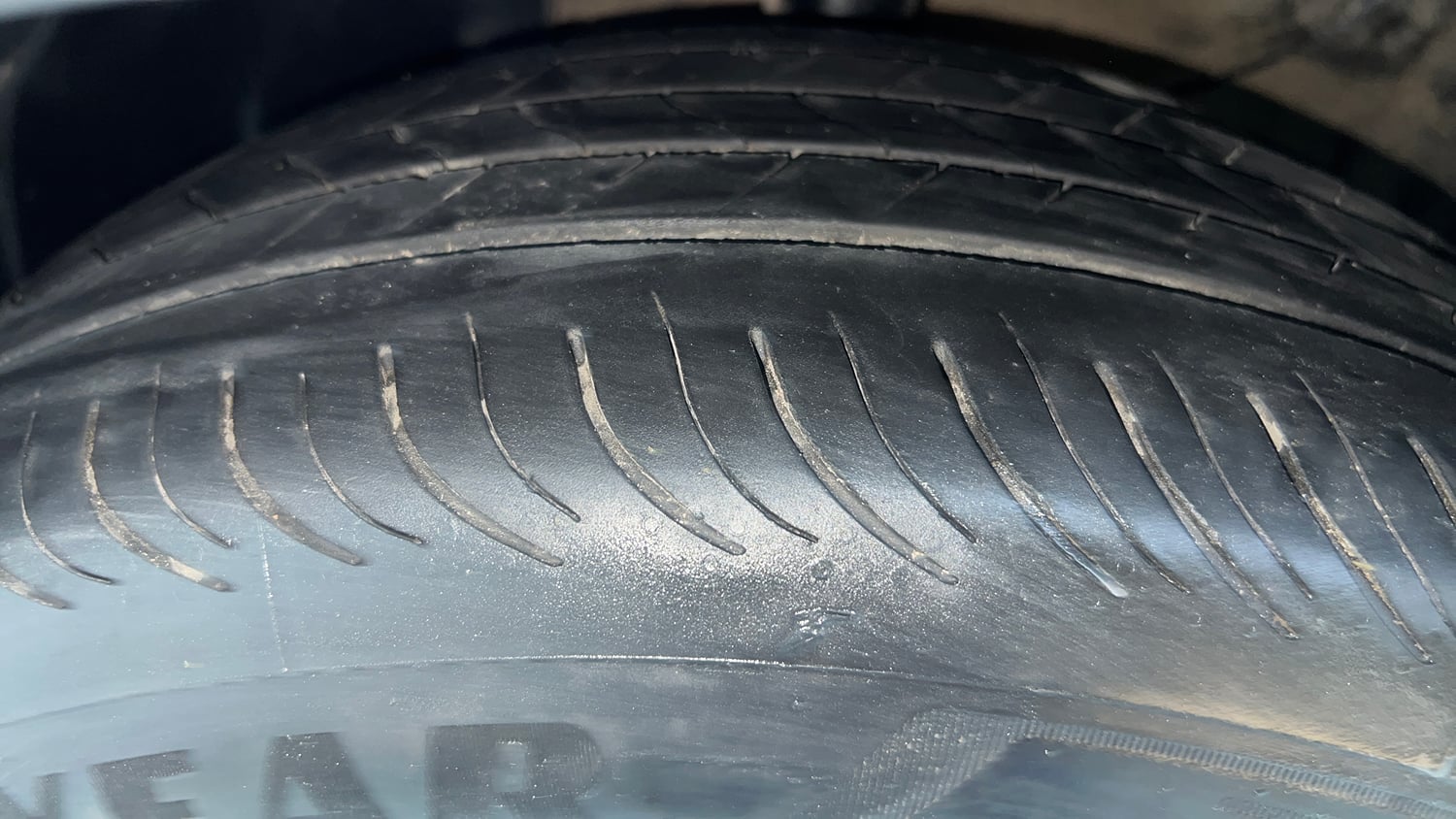 Used 2021 Kia Sonet HTX 1.0 iMT Petrol Manual tyres LEFT FRONT TYRE TREAD VIEW