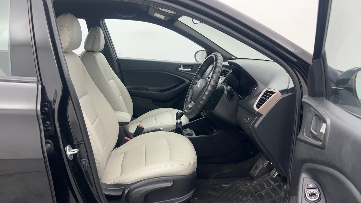 Used 2016 Hyundai i20 Active 1.2 SX Petrol Manual interior RIGHT SIDE FRONT DOOR CABIN VIEW