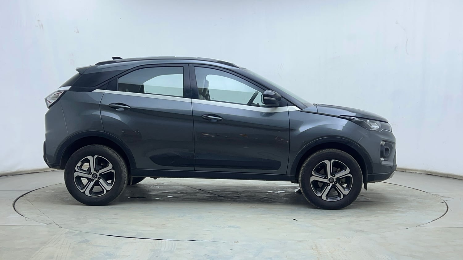 Used 2023 Tata Nexon XZ Plus Diesel Diesel Manual exterior RIGHT SIDE VIEW