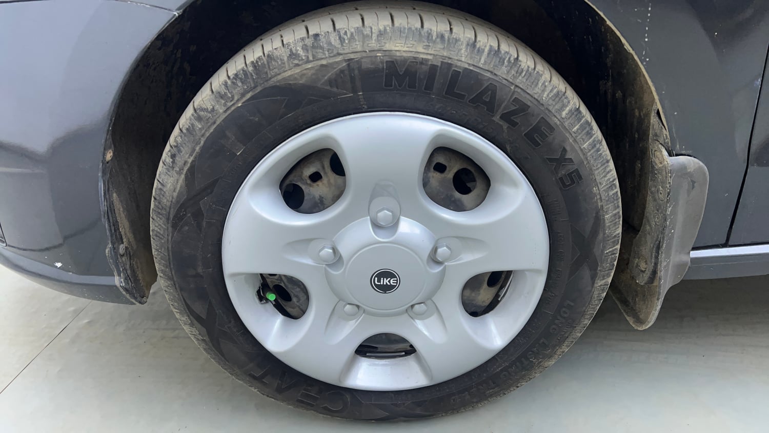 Used 2020 Skoda Rapid Active 1.6 MPI Petrol Manual tyres LEFT FRONT TYRE RIM VIEW