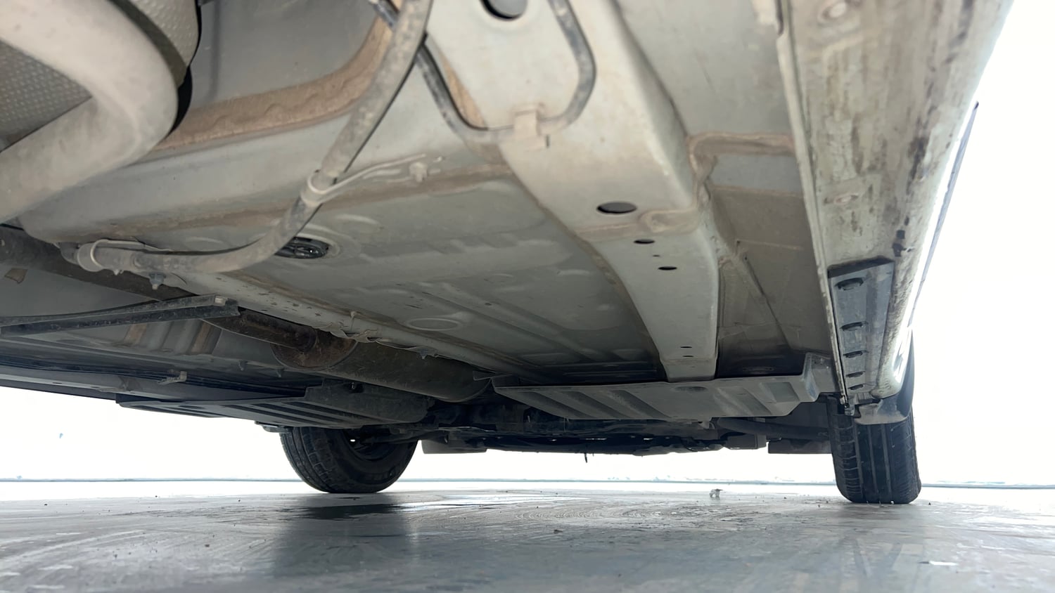 Used 2023 Maruti Suzuki Swift VXi Petrol Manual extra REAR RIGHT UNDERBODY VIEW