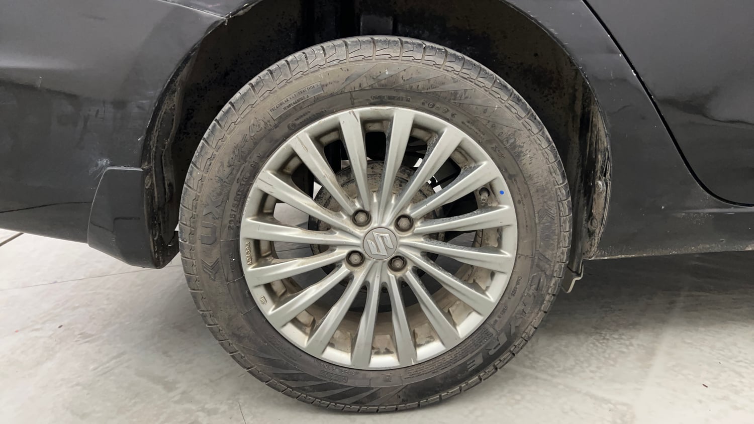 Used 2016 Maruti Suzuki Ciaz ZXI+ AT Petrol Automatic tyres RIGHT REAR TYRE RIM VIEW