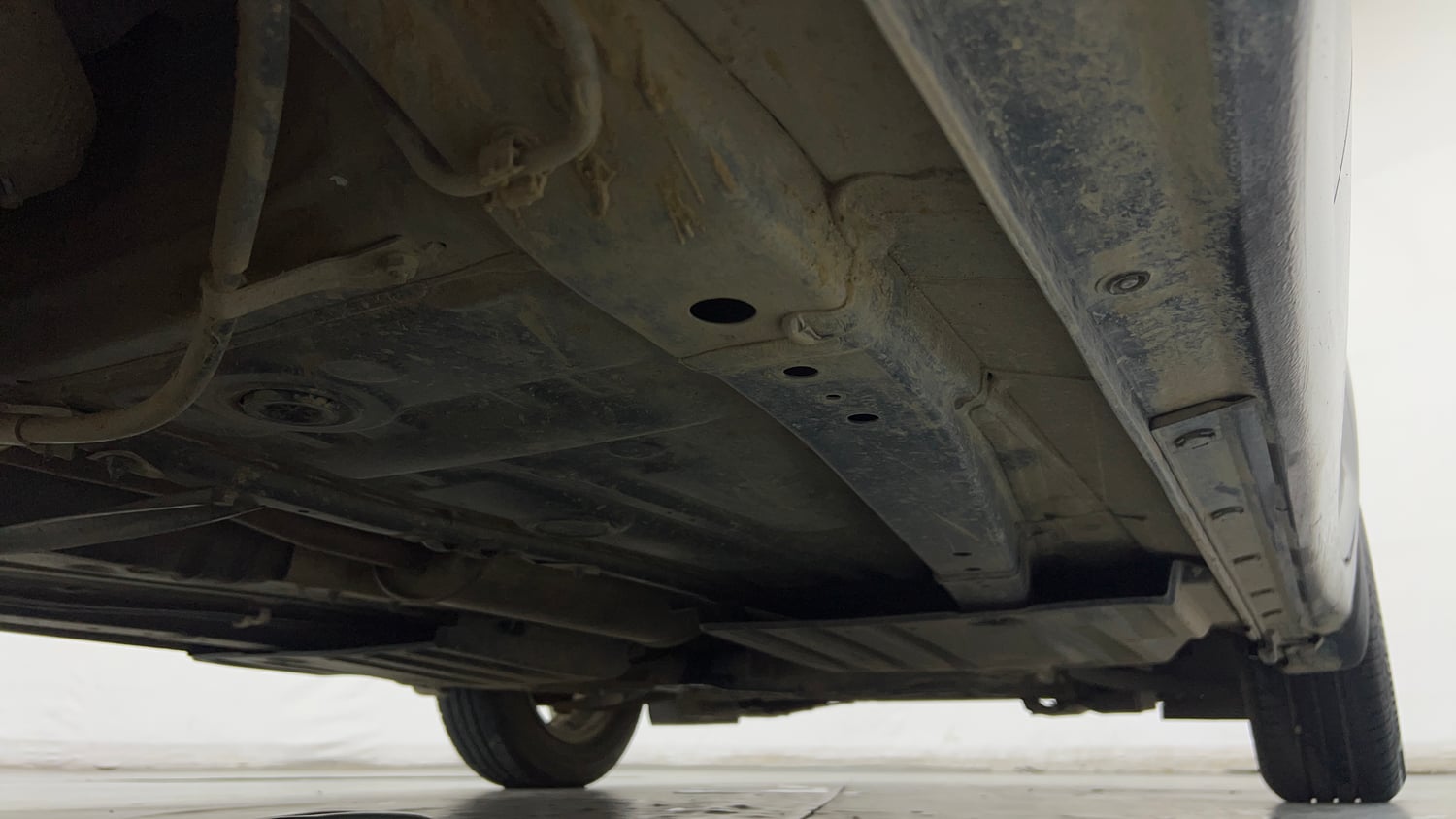 Used 2023 Maruti Suzuki Swift ZXi Petrol Manual extra REAR RIGHT UNDERBODY VIEW