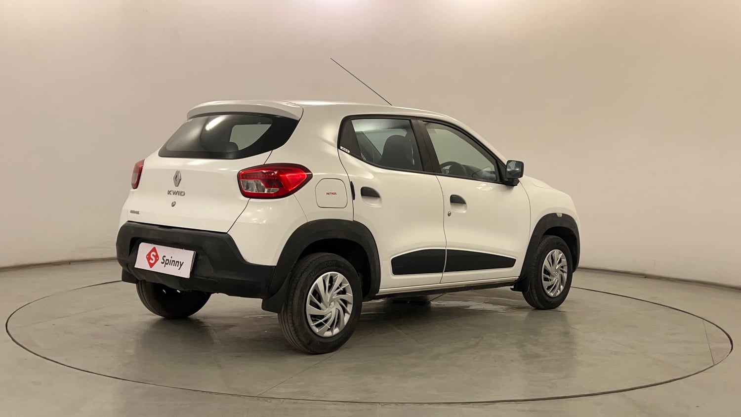 Used 2015 Renault Kwid RXT Petrol Manual exterior RIGHT REAR CORNER VIEW