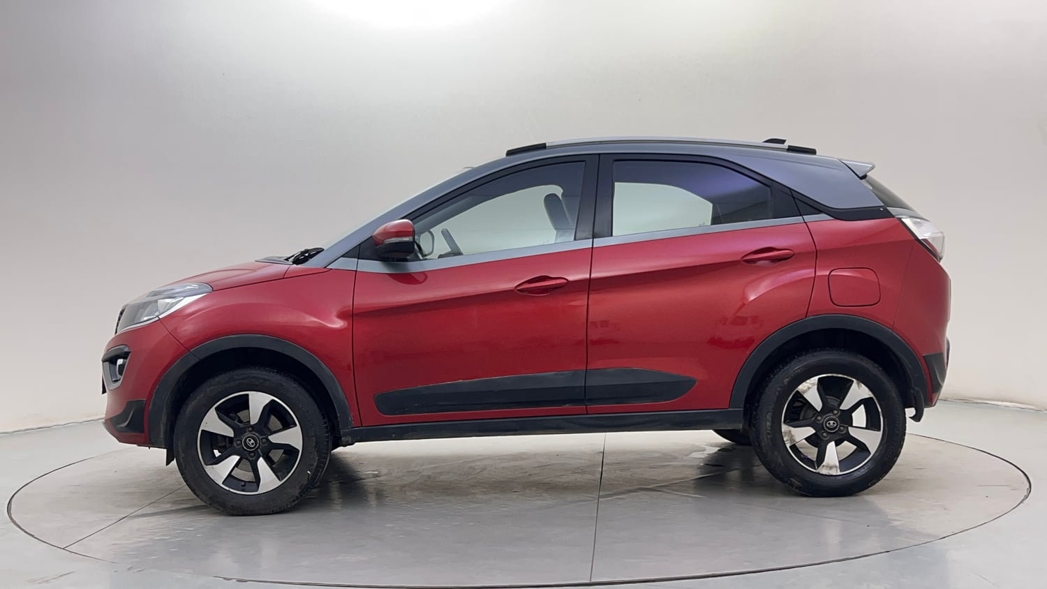 Used 2019 Tata Nexon XZA Plus Petrol Dual Tone Petrol Automatic exterior LEFT SIDE VIEW