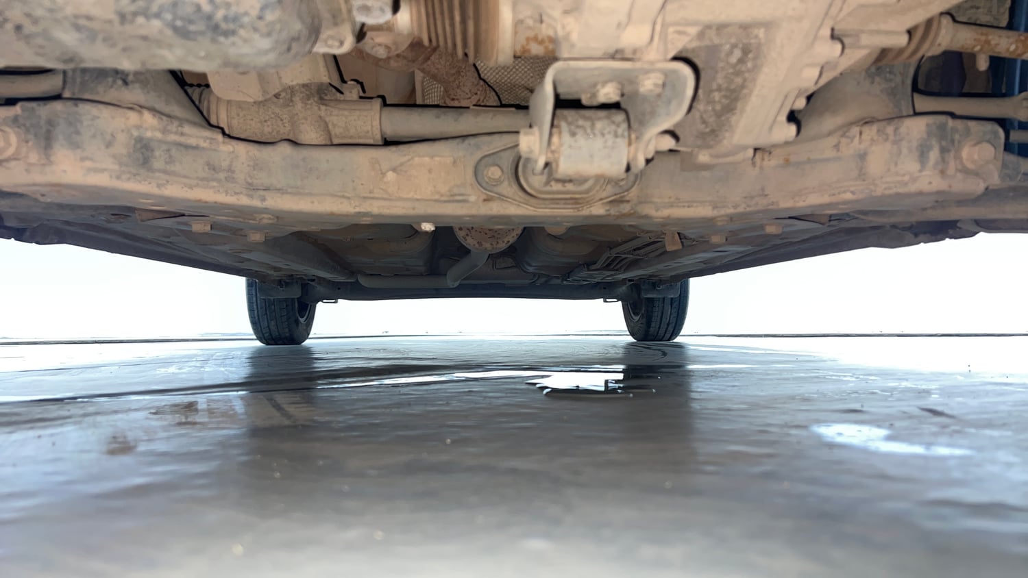 Used 2022 Hyundai Grand i10 Nios Sportz 1.2 Kappa VTVT CNG Cng Manual extra FRONT LEFT UNDERBODY VIEW