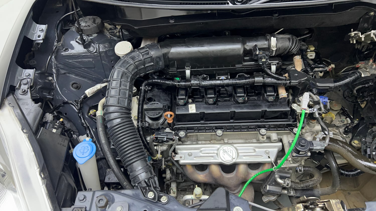 Used 2023 Maruti Suzuki Swift ZXi Petrol Manual engine ENGINE RIGHT SIDE VIEW