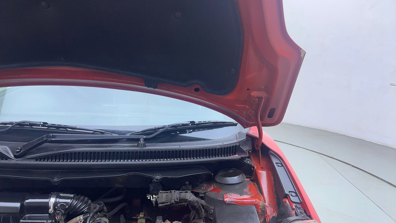 Used 2016 Maruti Suzuki Baleno Alpha 1.2 Petrol Manual engine ENGINE LEFT SIDE HINGE & APRON VIEW