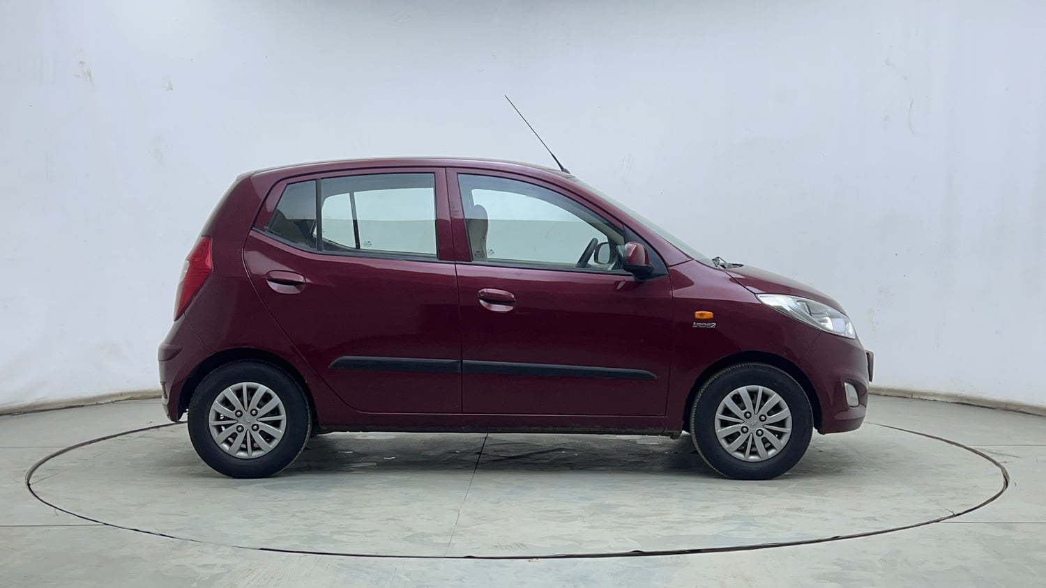 Used 2015 Hyundai i10 Sportz 1.1 iRDE2 Petrol Manual exterior RIGHT SIDE VIEW