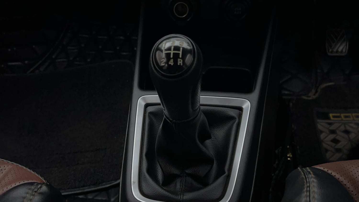 Used 2023 Maruti Suzuki Swift ZXi Petrol Manual interior GEAR  KNOB VIEW