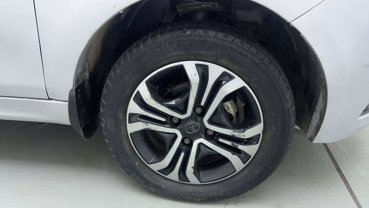 Used 2019 Tata Tiago Revotron XZ w/o Alloy Petrol Manual tyres RIGHT FRONT TYRE RIM VIEW